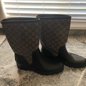 Gucci rain boots size 39